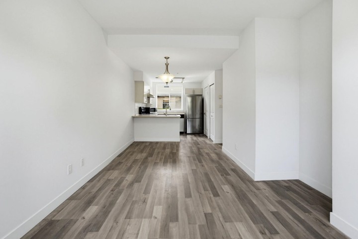 Photo 4 at 206 - 5632 Kings Road, University VW, Vancouver West