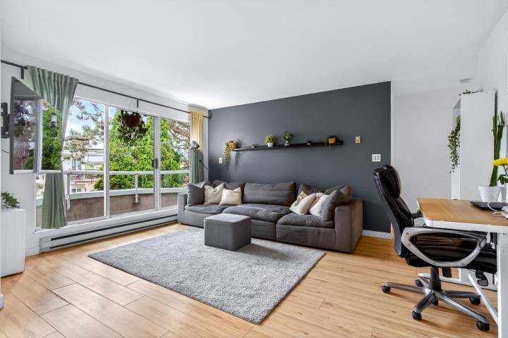 Photo 7 at 202 - 2057 W 3rd Avenue, Kitsilano, Vancouver West