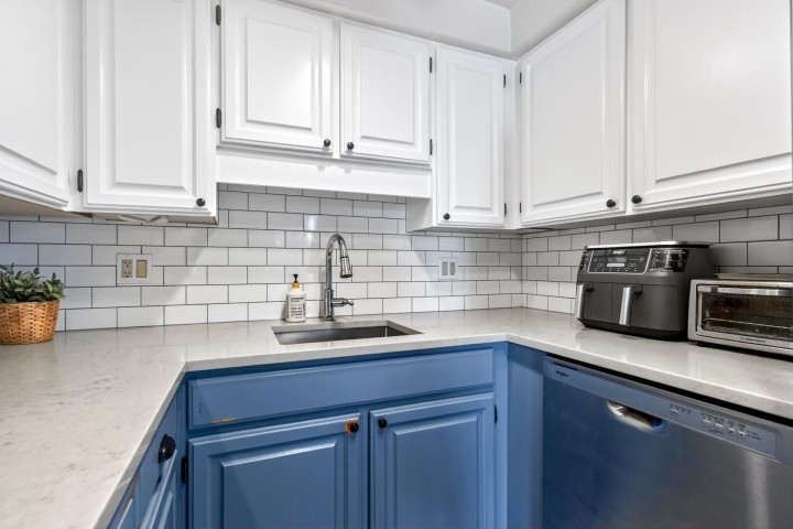 Photo 18 at 202 - 2057 W 3rd Avenue, Kitsilano, Vancouver West