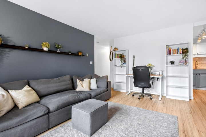 Photo 11 at 202 - 2057 W 3rd Avenue, Kitsilano, Vancouver West