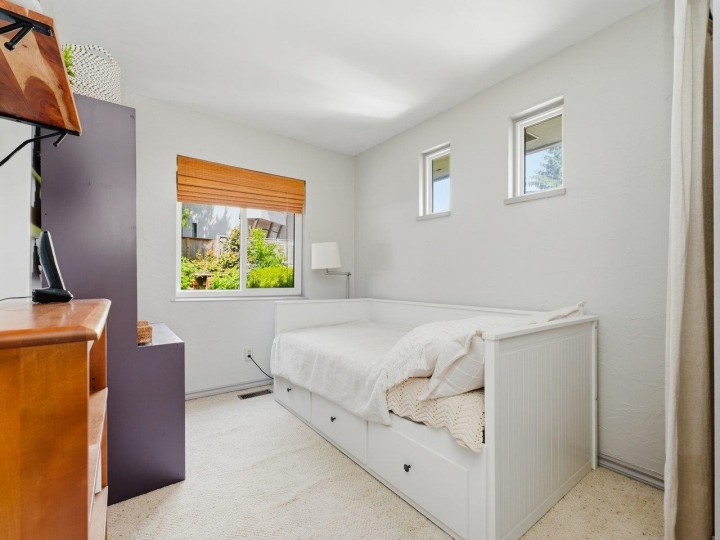 Photo 32 at 1380 Coleman Street, Lynn Valley, North Vancouver