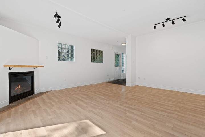 Photo 17 at 3027 W 7th Avenue, Kitsilano, Vancouver West