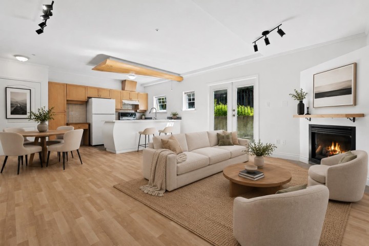 Photo 3 at 3027 W 7th Avenue, Kitsilano, Vancouver West