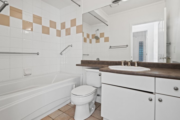 Photo 24 at 3027 W 7th Avenue, Kitsilano, Vancouver West