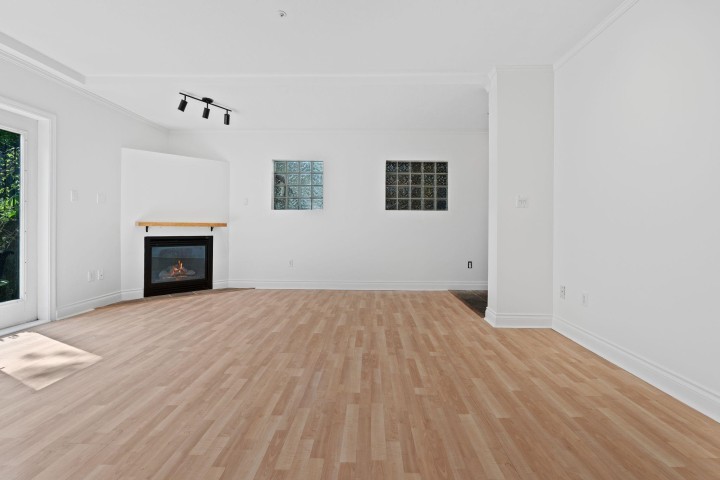 Photo 15 at 3027 W 7th Avenue, Kitsilano, Vancouver West
