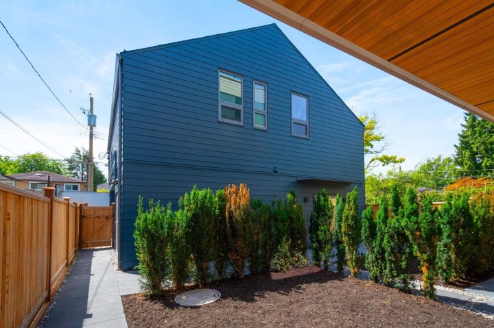 Photo 2 at 3122 W 11th Avenue, Kitsilano, Vancouver West