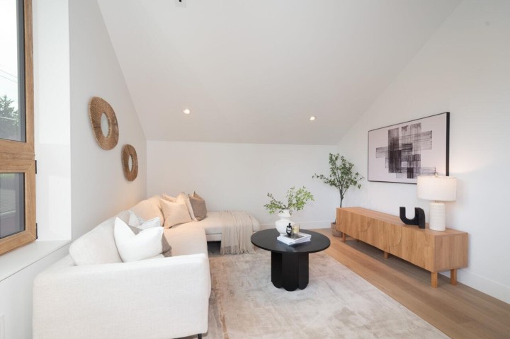 Photo 4 at 3122 W 11th Avenue, Kitsilano, Vancouver West