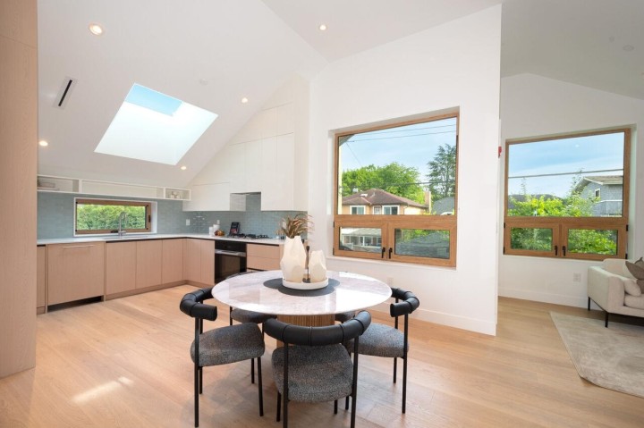 Photo 8 at 3122 W 11th Avenue, Kitsilano, Vancouver West
