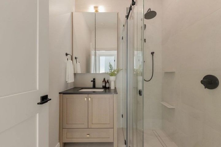 Photo 17 at 2544 Grant Street, Renfrew VE, Vancouver East