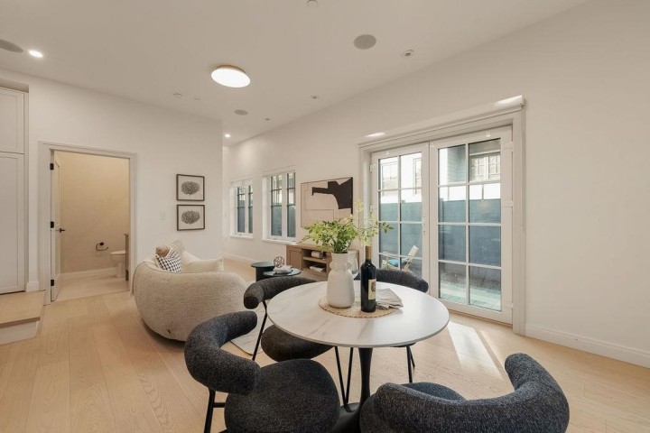 Photo 1 at 2544 Grant Street, Renfrew VE, Vancouver East
