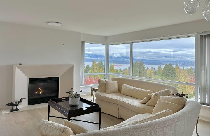 Photo 3 at 10 - 2575 Tolmie Street, Point Grey, Vancouver West