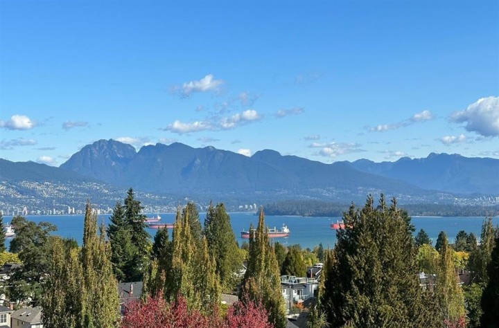 Photo 15 at 10 - 2575 Tolmie Street, Point Grey, Vancouver West