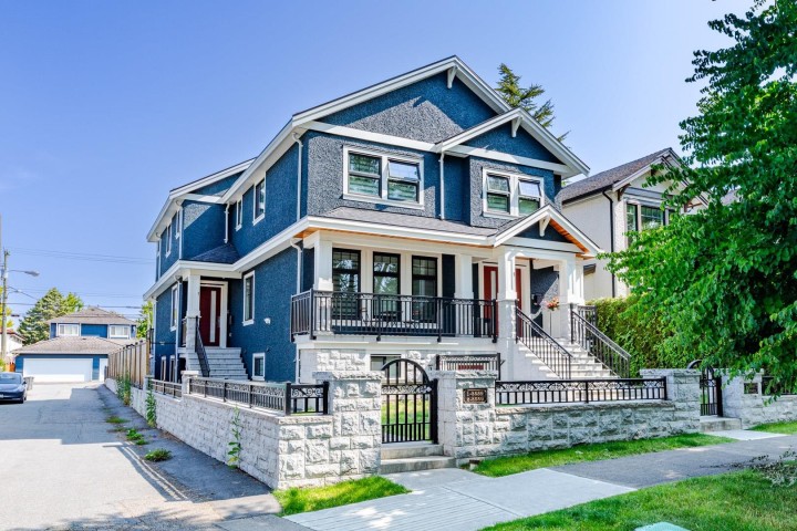 Photo 2 at 3559 E 48th Avenue, Killarney VE, Vancouver East