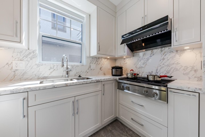 Photo 6 at 3559 E 48th Avenue, Killarney VE, Vancouver East