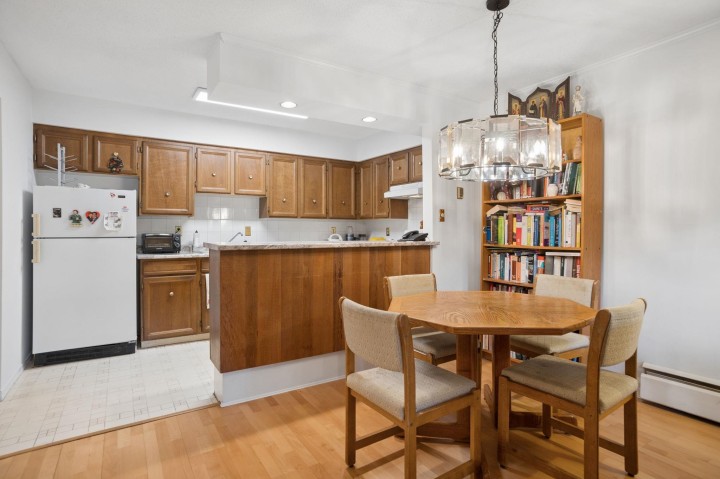 Photo 12 at 102 - 2255 W 8th Avenue, Kitsilano, Vancouver West