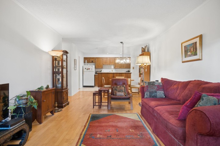 Photo 7 at 102 - 2255 W 8th Avenue, Kitsilano, Vancouver West