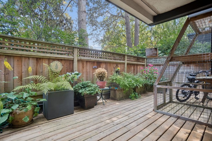 Photo 5 at 102 - 2255 W 8th Avenue, Kitsilano, Vancouver West