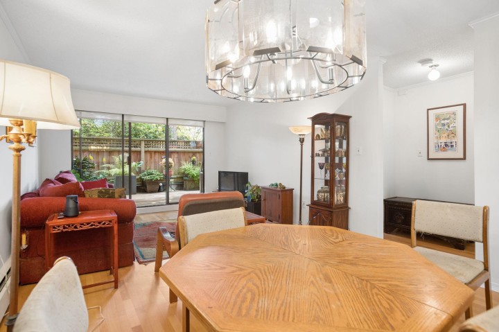 Photo 10 at 102 - 2255 W 8th Avenue, Kitsilano, Vancouver West
