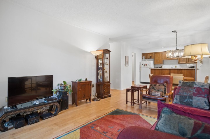 Photo 4 at 102 - 2255 W 8th Avenue, Kitsilano, Vancouver West