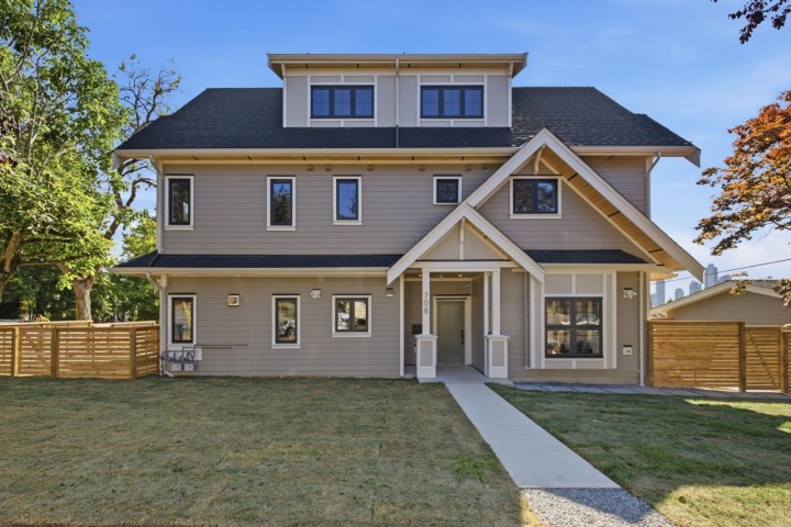 Photo 32 at 708 Windermere Street, Renfrew VE, Vancouver East