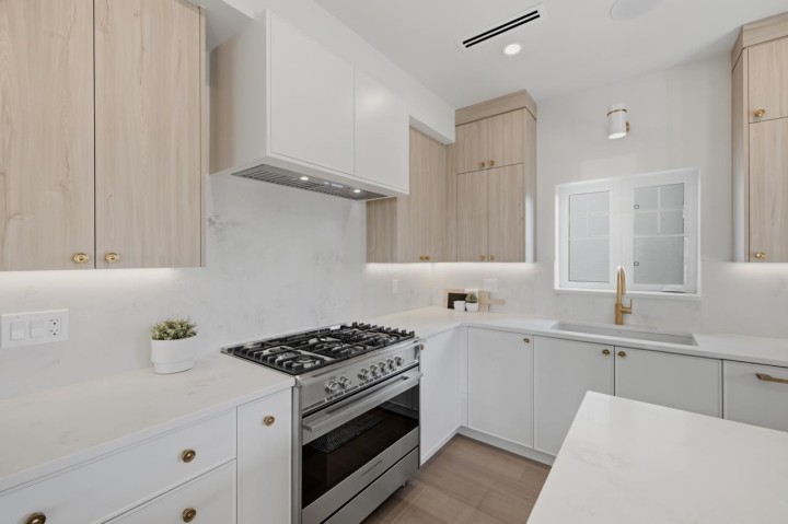 Photo 10 at 708 Windermere Street, Renfrew VE, Vancouver East