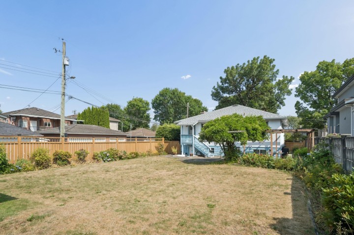 Photo 4 at 3126 Waverley Avenue, Killarney VE, Vancouver East