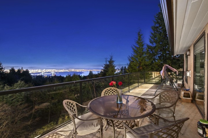 Photo 2 at 1375 Burnside Road, Chartwell, West Vancouver