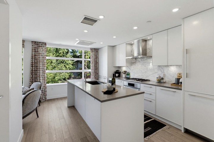 Photo 13 at 204 - 1055 Ridgewood Drive, Edgemont, North Vancouver