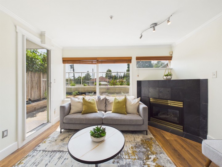 Photo 6 at 215 - 2238 Kingsway Street, Victoria VE, Vancouver East
