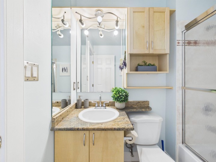Photo 16 at 215 - 2238 Kingsway Street, Victoria VE, Vancouver East