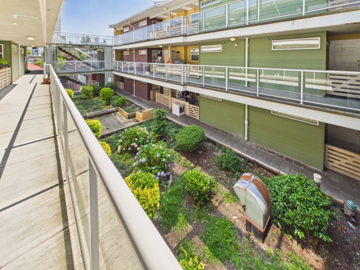 Photo 32 at 215 - 2238 Kingsway Street, Victoria VE, Vancouver East