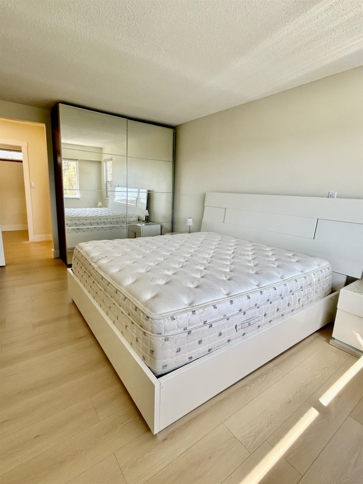 Photo 12 at 1544 W 68th Avenue, S.W. Marine, Vancouver West