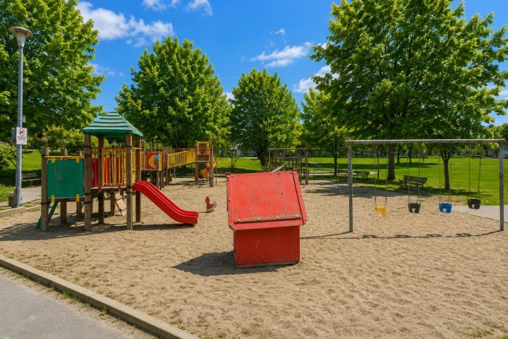 Photo 6 at 2737 Grant Street, Renfrew VE, Vancouver East