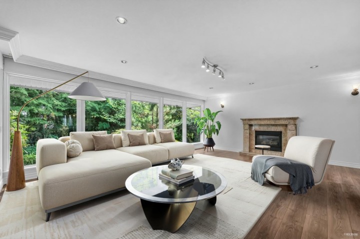 Photo 1 at 341 Rabbit Lane, British Properties, West Vancouver