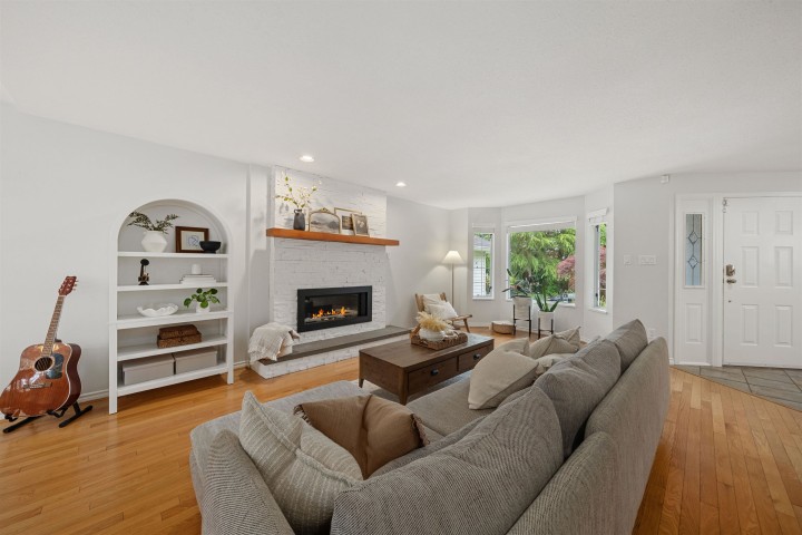 Photo 3 at 1479 Percy Court, Indian River, North Vancouver