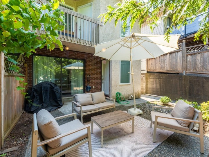 Photo 2 at 310 E 16th Avenue, Main, Vancouver East