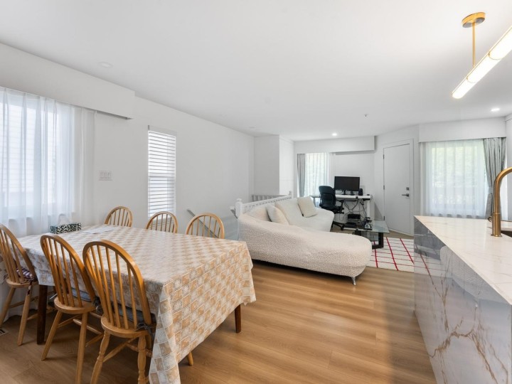 Photo 6 at 310 E 16th Avenue, Main, Vancouver East