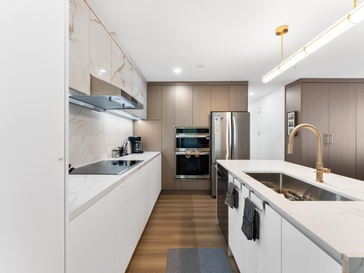 Photo 12 at 310 E 16th Avenue, Main, Vancouver East
