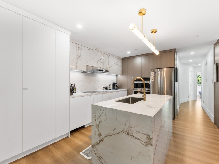 Photo 11 at 310 E 16th Avenue, Main, Vancouver East