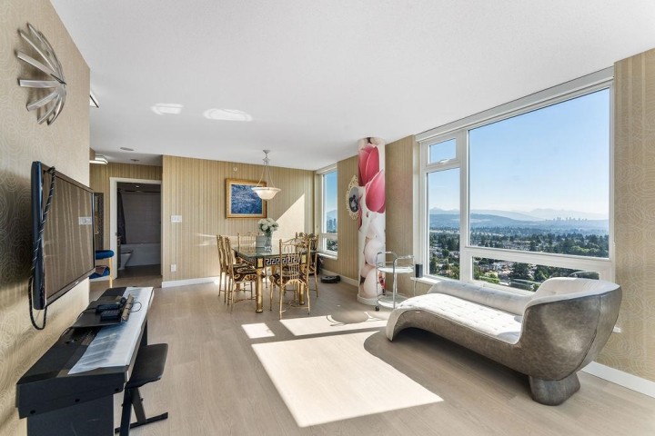 Photo 17 at 3203 - 5665 Boundary Road, Collingwood VE, Vancouver East
