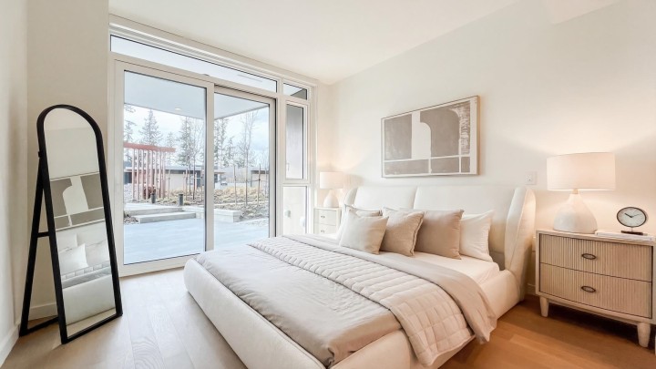 Photo 3 at 102 - 3963 Uplands Way, Cypress Park Estates, West Vancouver