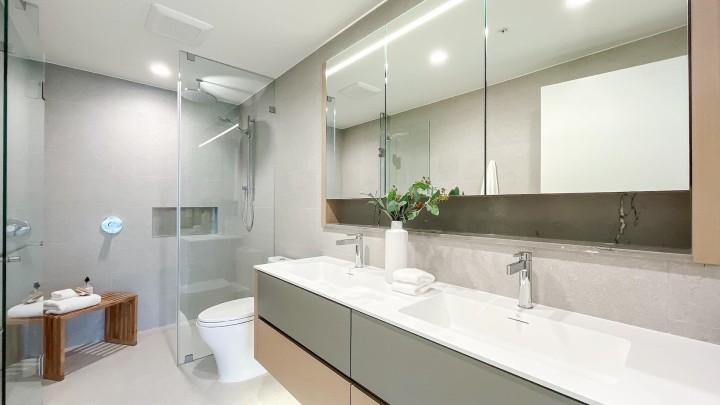 Photo 8 at 102 - 3963 Uplands Way, Cypress Park Estates, West Vancouver