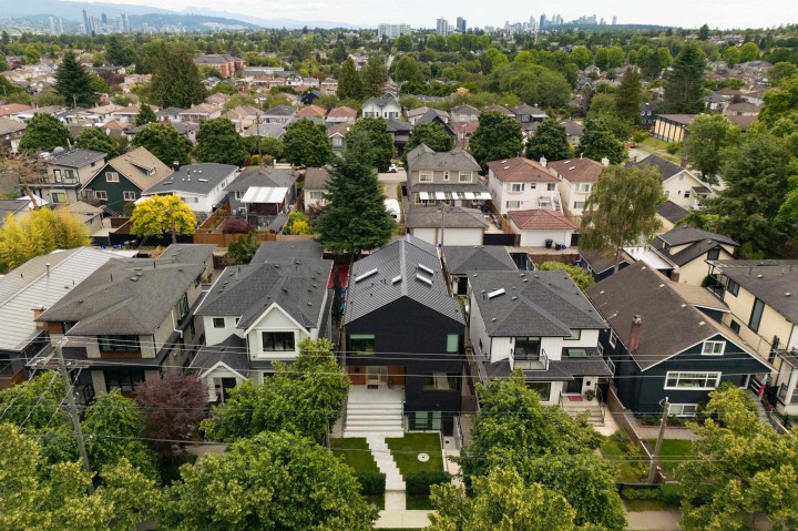 Photo 37 at 4626 Windsor Street, Fraser VE, Vancouver East