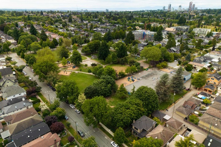 Photo 39 at 4626 Windsor Street, Fraser VE, Vancouver East