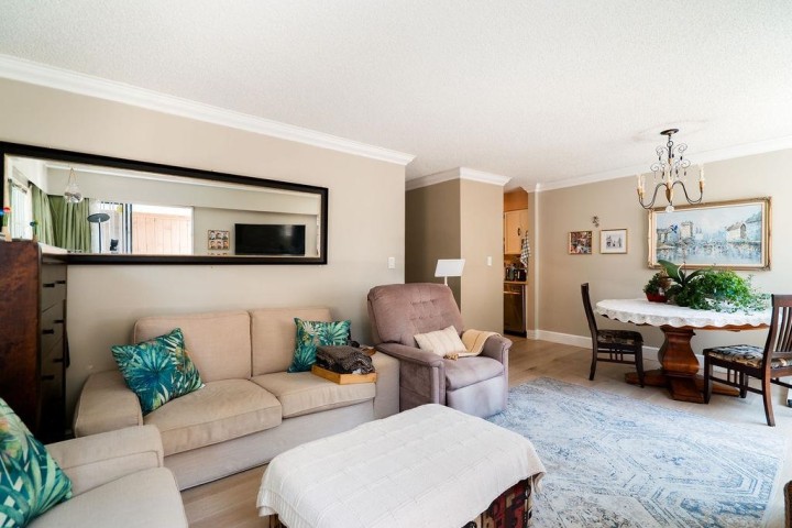 Photo 6 at 102 - 2190 W 8th Avenue, Kitsilano, Vancouver West