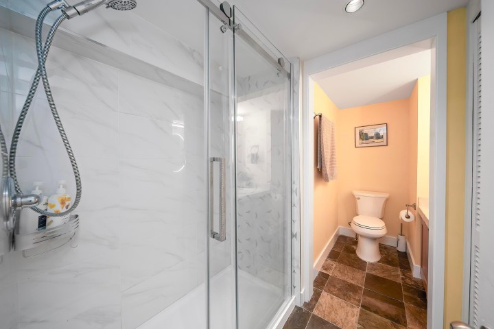Photo 23 at 4096 Sunset Blvd Boulevard, Canyon Heights NV, North Vancouver