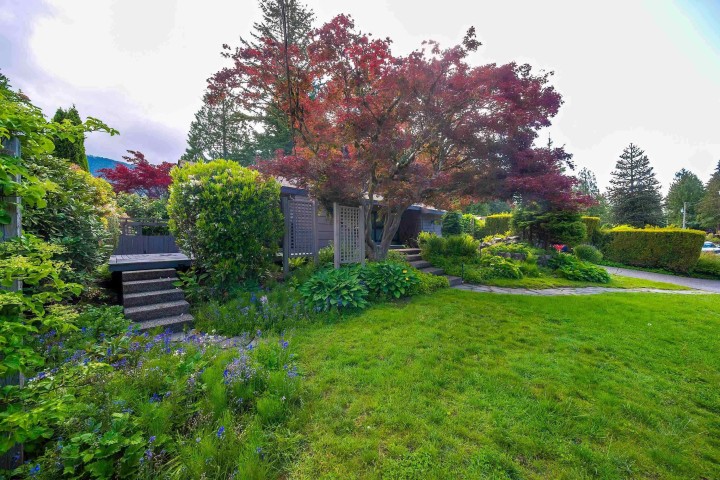 Photo 2 at 4096 Sunset Blvd Boulevard, Canyon Heights NV, North Vancouver