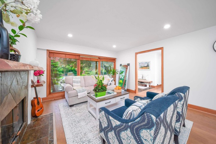 Photo 6 at 4096 Sunset Blvd Boulevard, Canyon Heights NV, North Vancouver