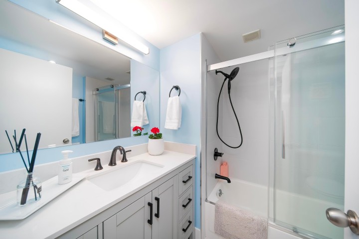 Photo 22 at 4096 Sunset Blvd Boulevard, Canyon Heights NV, North Vancouver