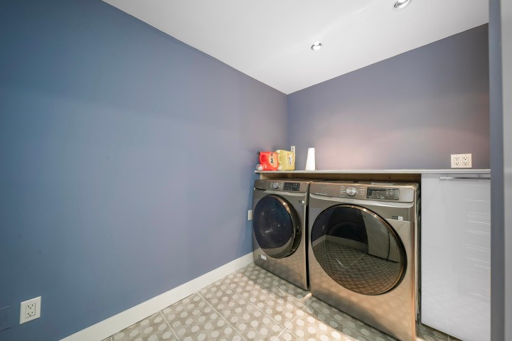 Photo 24 at 4096 Sunset Blvd Boulevard, Canyon Heights NV, North Vancouver